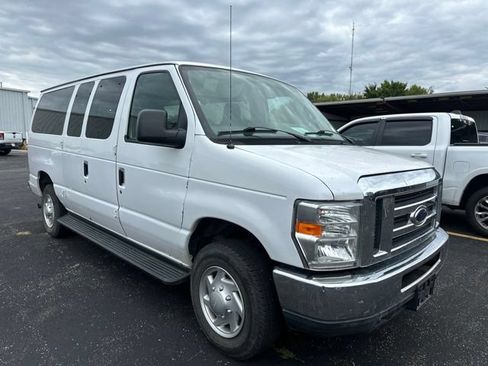 Used 2013 Ford E-350 and Econoline 350 XLT RWD image 2