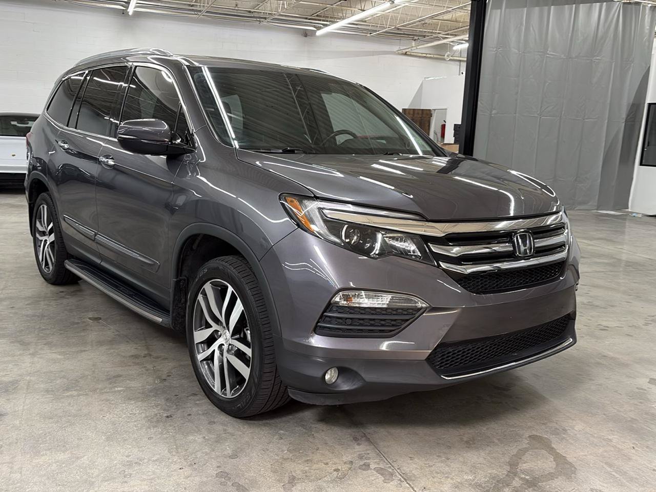 Used 2016 Honda Pilot Elite image 3