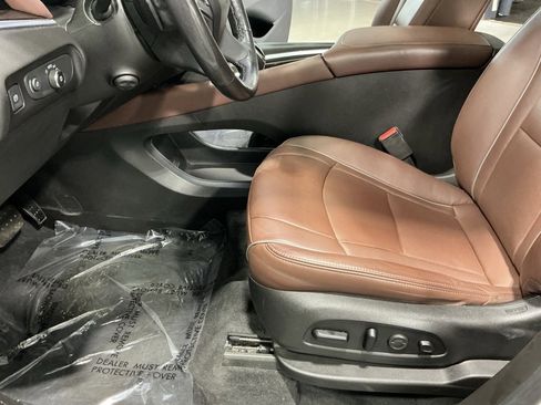 Used 2021 Buick Enclave Avenir w/ Avenir Technology Package image 25