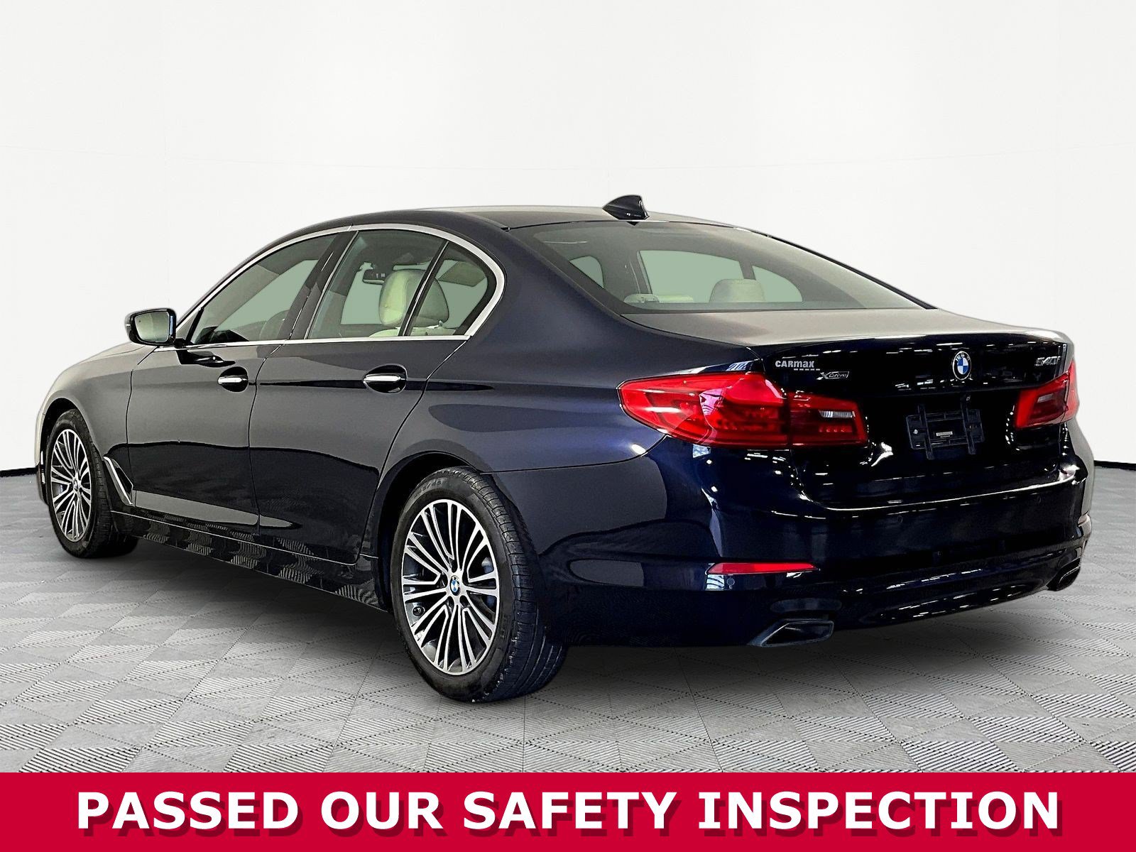 Used 2018 BMW 540i xDrive AWD/4WD image 4