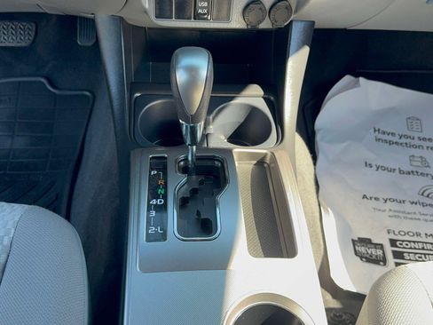 Used 2015 Toyota Tacoma PreRunner w/ SR5 Package RWD image 19