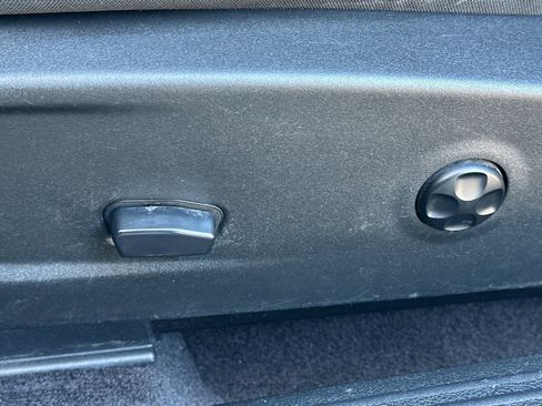 Used 2016 Dodge Challenger SXT image 13