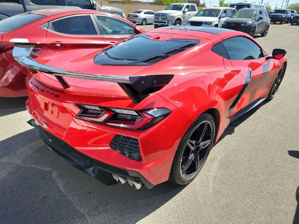 Used 2021 Chevrolet Corvette Stingray Preferred Cpe w/ Z51 Performance Package RWD image 4