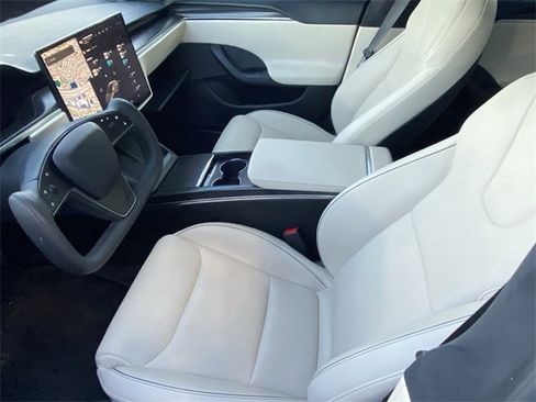 Used 2021 Tesla Model S Plaid image 10