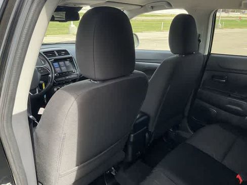 Used 2023 Mitsubishi Outlander Sport LE image 13