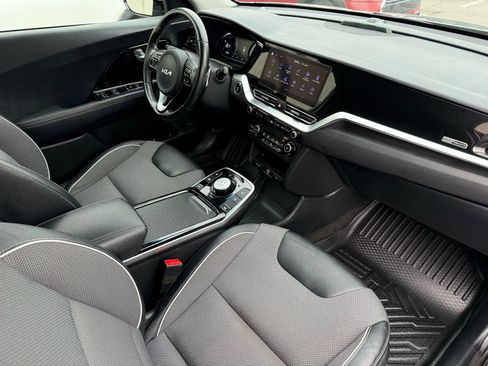 Used 2022 Kia Niro EX w/ Cold Weather Package image 20
