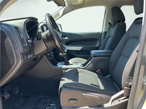 Used 2019 Chevrolet Colorado LT w/ LT Convenience Package AWD/4WD image 6