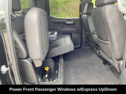 Used 2024 GMC Sierra 1500 SLT image 12