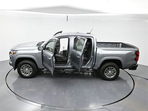 Used 2024 Chevrolet Colorado LT w/ LT Convenience Package III image 37