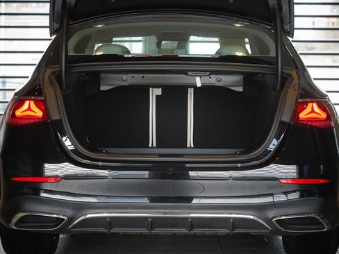 Used 2025 Mercedes-Benz E 350 E 350 image 29