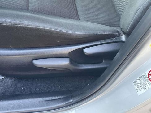 Used 2017 Toyota RAV4 LE FWD image 17
