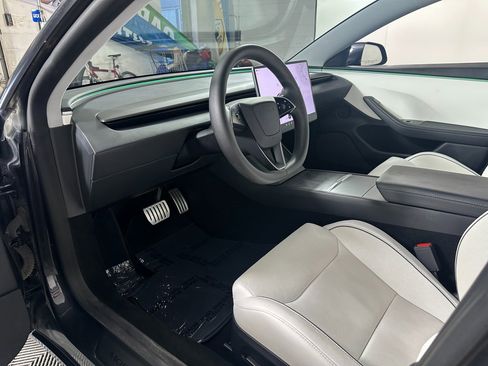 Used 2024 Tesla Model 3 Performance image 18