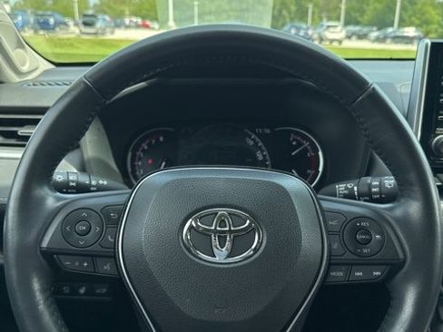 Used 2020 Toyota RAV4 Limited image 8