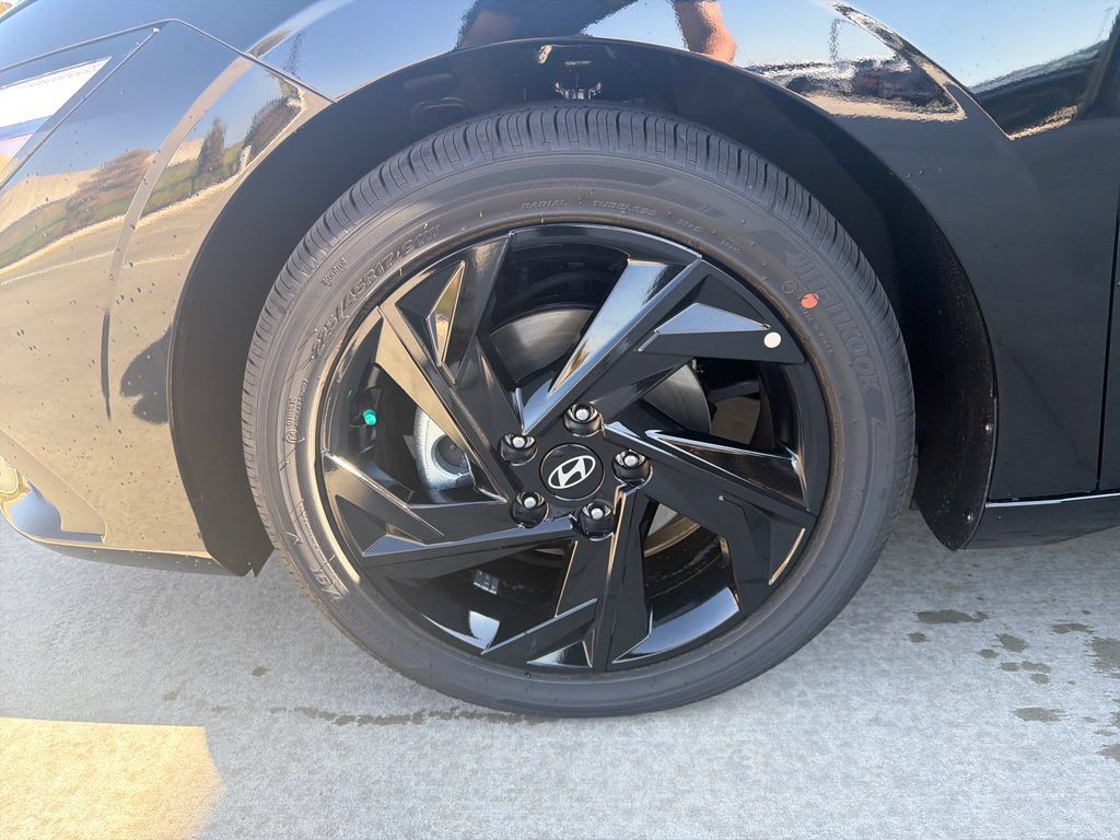 New 2026 Hyundai Elantra SEL Sport FWD image 12
