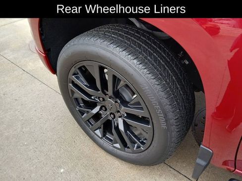 Certified 2022 Chevrolet Silverado 1500 High Country w/ Technology Package image 32