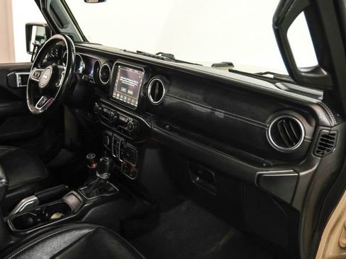 Used 2022 Jeep Wrangler Unlimited Sahara AWD/4WD image 14