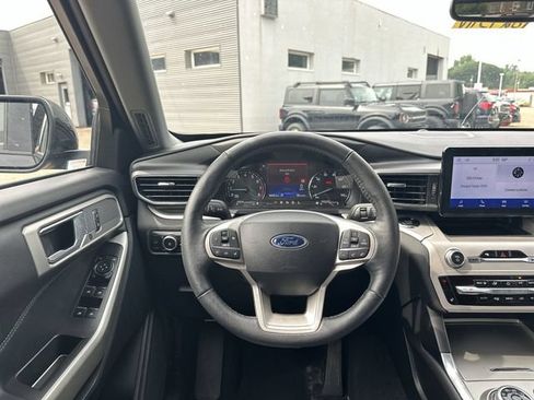 Used 2024 Ford Explorer XLT w/ Equipment Group 202A AWD/4WD image 13