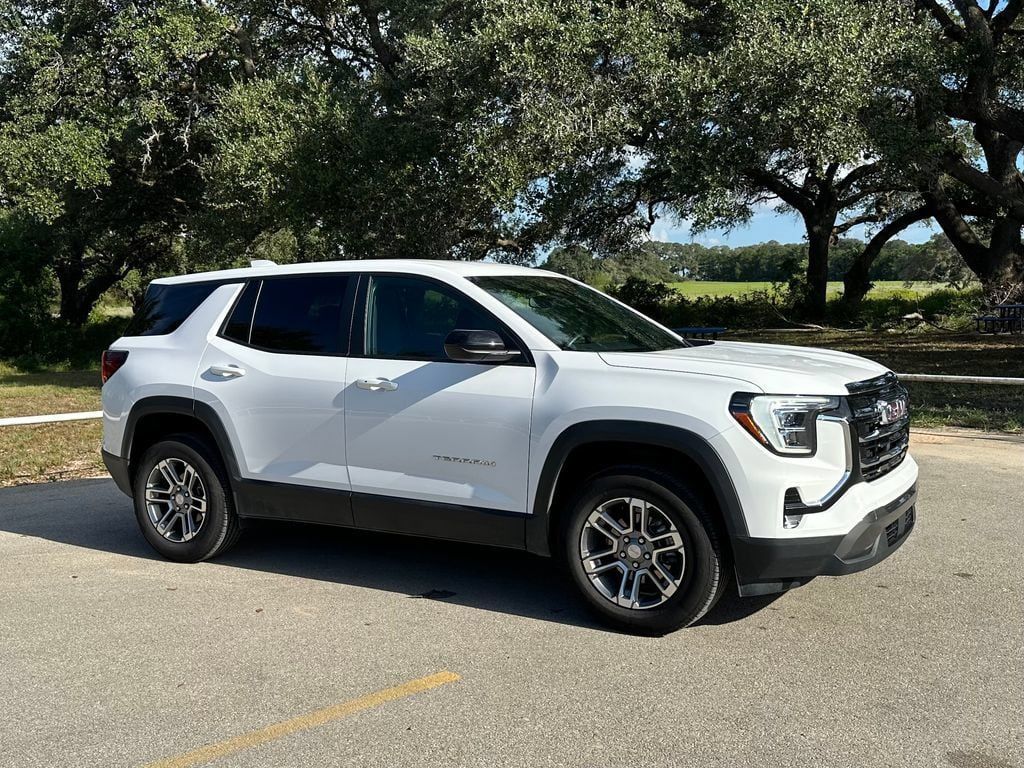 Used 2026 GMC Terrain Elevation AWD/4WD image 3