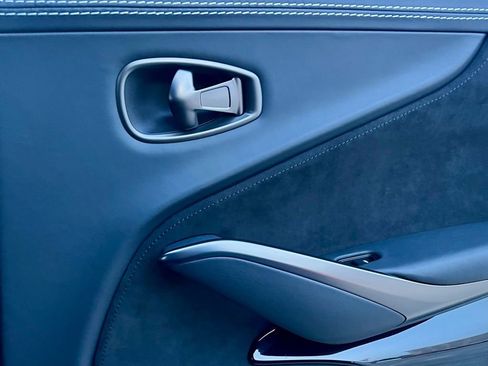 Used 2022 Aston Martin DBX Base image 32