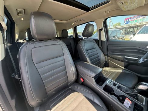 Used 2019 Ford Escape Titanium FWD image 23