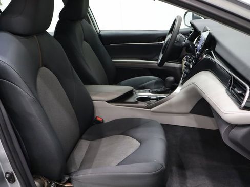 Used 2022 Toyota Camry LE image 11
