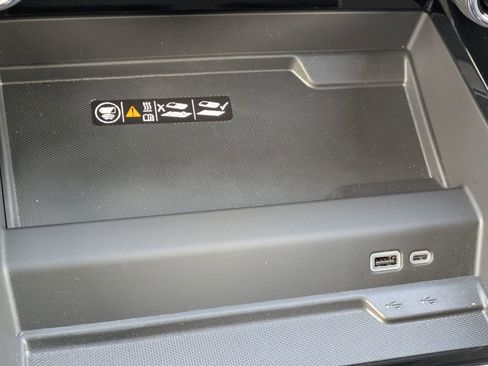 New 2025 Chevrolet Suburban Premier w/ Sun And Tow Package image 29