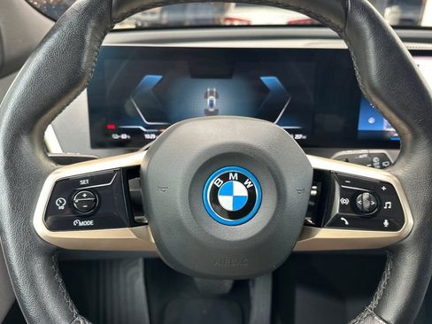 Used 2023 BMW iX xDrive50 w/ Premium Package image 27