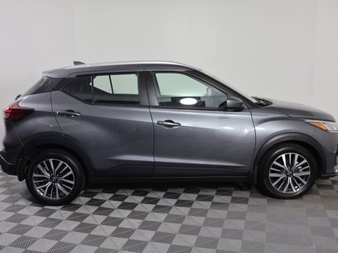 Used 2024 Nissan Kicks SV FWD image 9