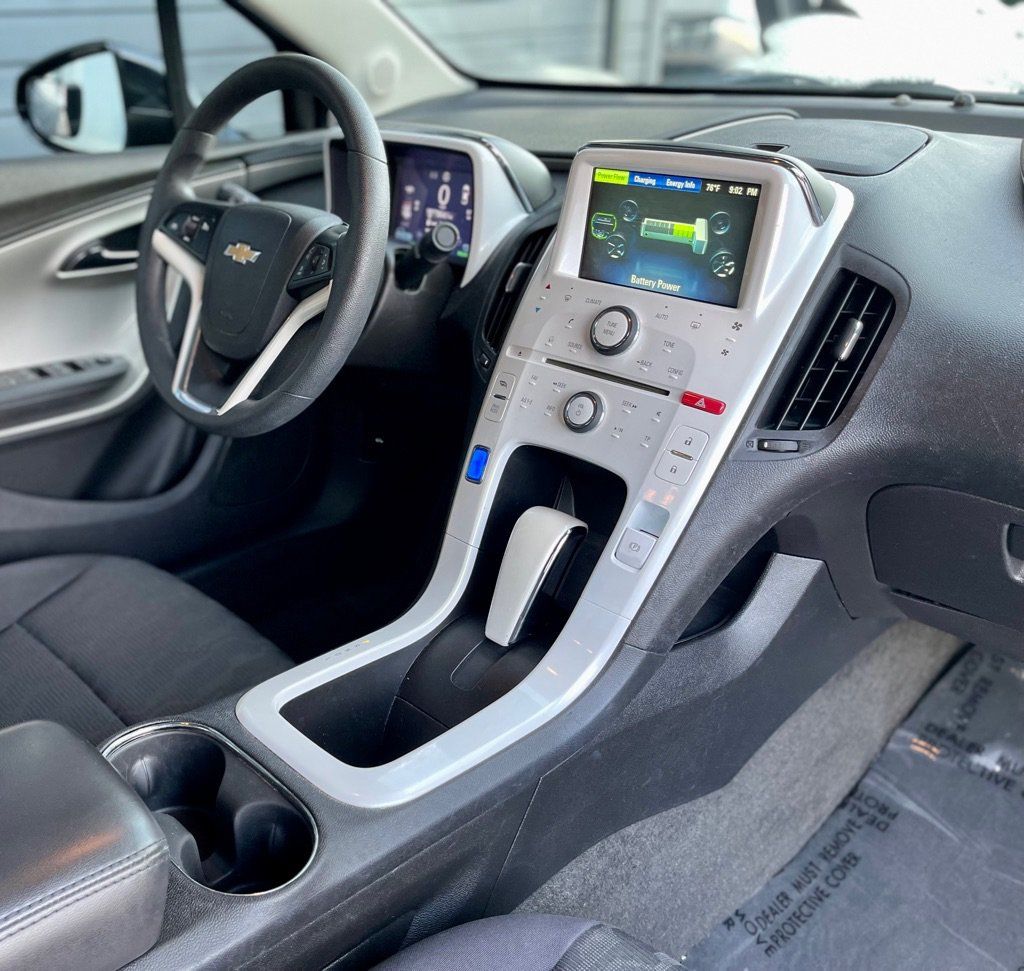 Used 2013 Chevrolet Volt FWD image 23