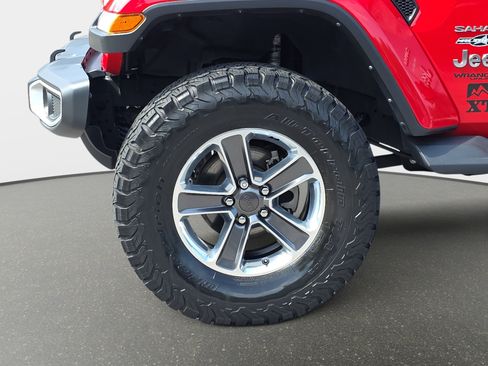 Used 2021 Jeep Wrangler Unlimited Sahara AWD/4WD image 29