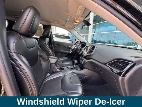 Used 2020 Jeep Cherokee Latitude Plus AWD/4WD image 24