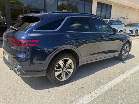 Used 2022 Genesis GV70 3.5T Sport w/ Sport Advanced Package AWD/4WD image 13