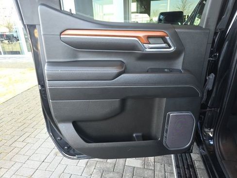 Used 2023 GMC Sierra 1500 Denali w/ Denali Reserve Package image 18