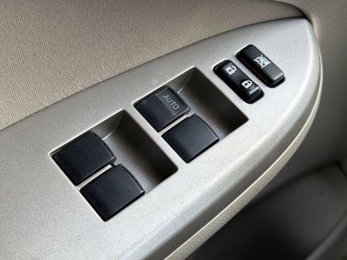 Used 2011 Toyota Corolla LE FWD image 27