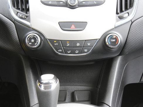 Used 2017 Chevrolet Cruze LS image 21