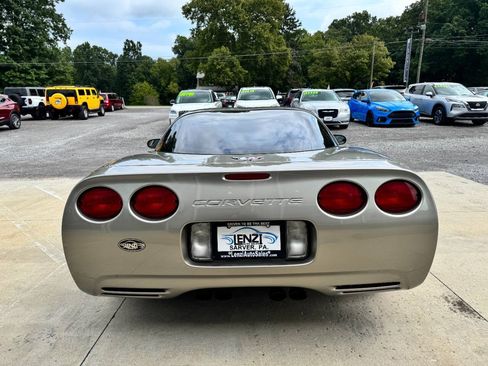 Used 2000 Chevrolet Corvette Coupe w/ Roof Pkg RWD image 8
