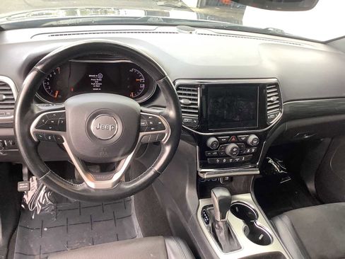 Used 2020 Jeep Grand Cherokee Altitude image 10