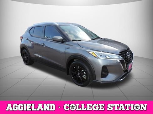 Used 2024 Nissan Kicks SV FWD image 3