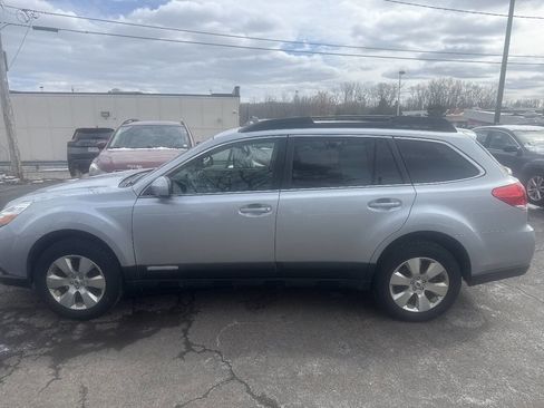 Used 2012 Subaru Outback 3.6R Limited w/ Moonroof Pkg image 13