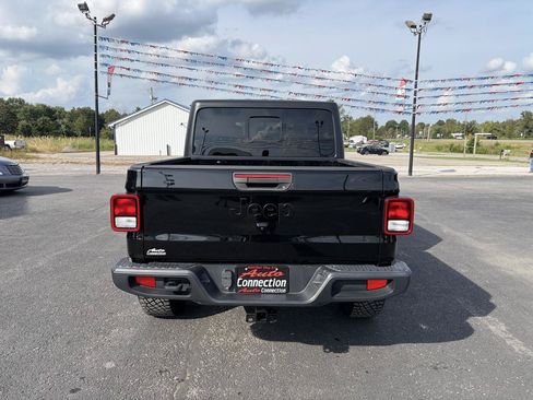 Used 2021 Jeep Gladiator Sport w/ Trailer Tow Package AWD/4WD image 5