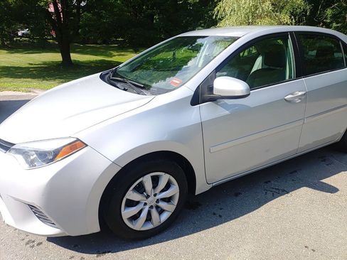 Used 2016 Toyota Corolla LE w/ Body Protection Package #1 FWD image 2