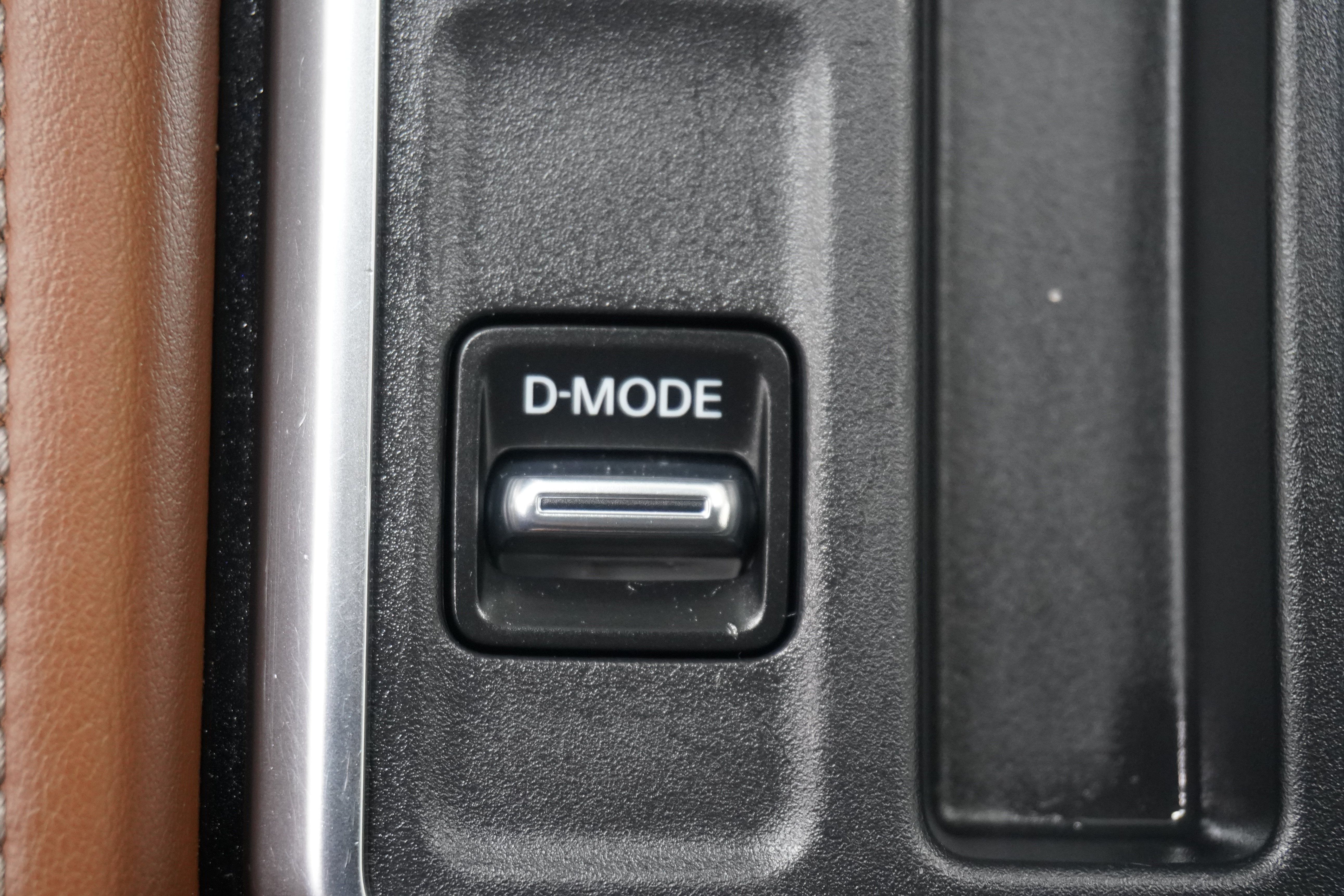 Used 2023 Nissan Pathfinder Platinum FWD image 29