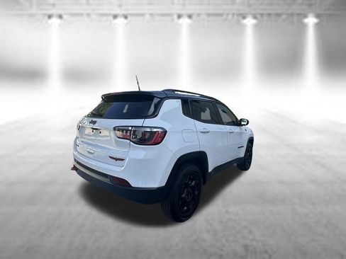 Used 2023 Jeep Compass Trailhawk AWD/4WD image 7