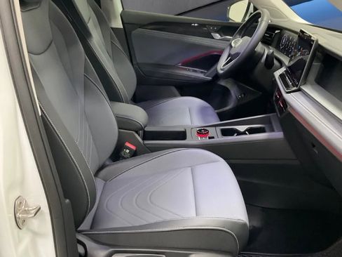 New 2026 Volkswagen Tiguan SE AWD/4WD image 9