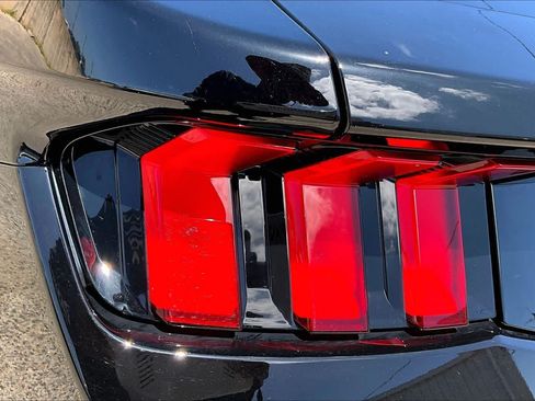 Used 2026 Ford Mustang Premium RWD image 31