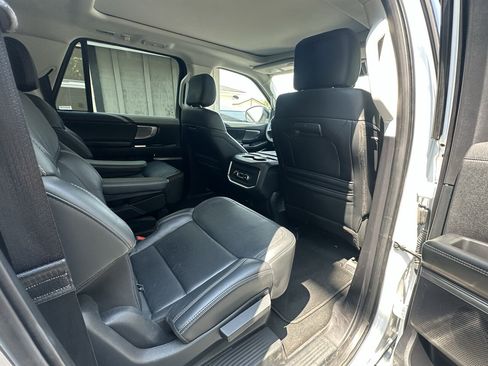 Used 2025 Ford Expedition Max Platinum AWD/4WD image 45
