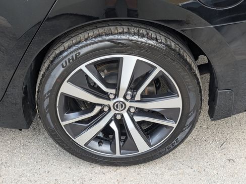 Used 2020 Nissan Maxima 3.5 SV w/ Floor Mat Group FWD image 8