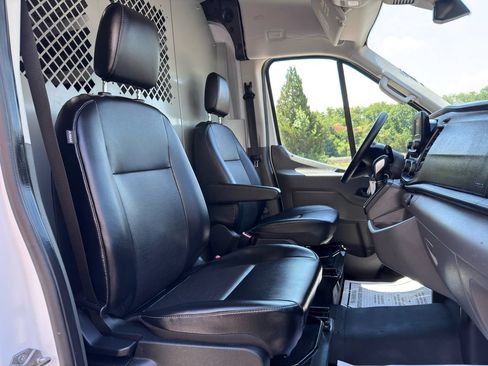 Used 2025 Ford Transit 150 148 Medium Roof AWD image 29