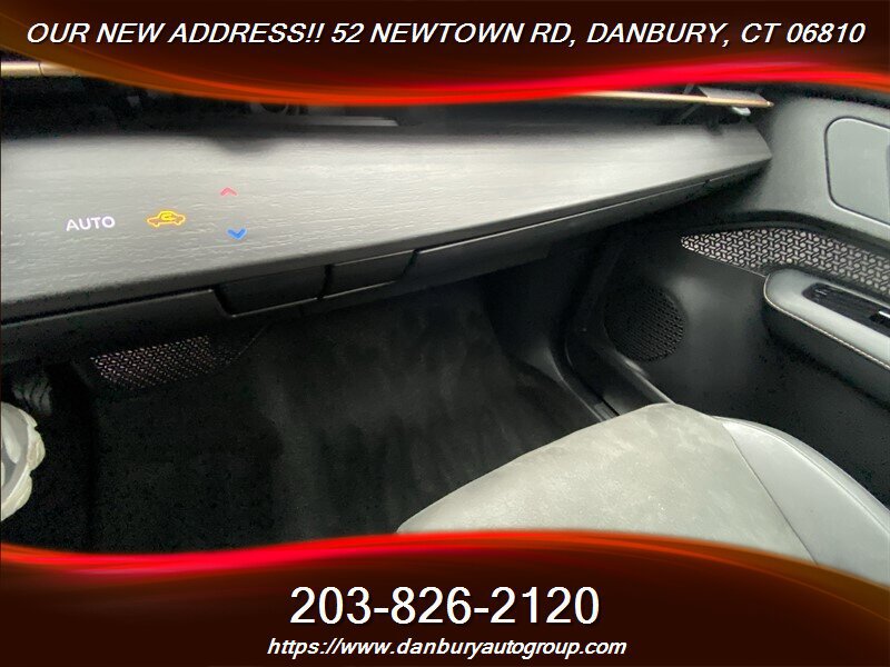 Used 2025 Nissan Ariya AWD image 16