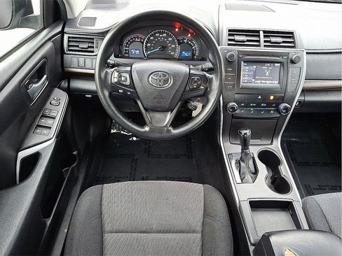 Used 2015 Toyota Camry LE image 12